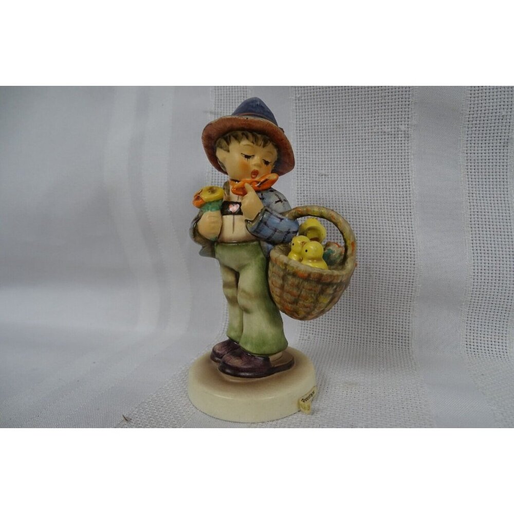 Vtg Hummel "Easter Greetings" Figurine #378 Germany TMK-5